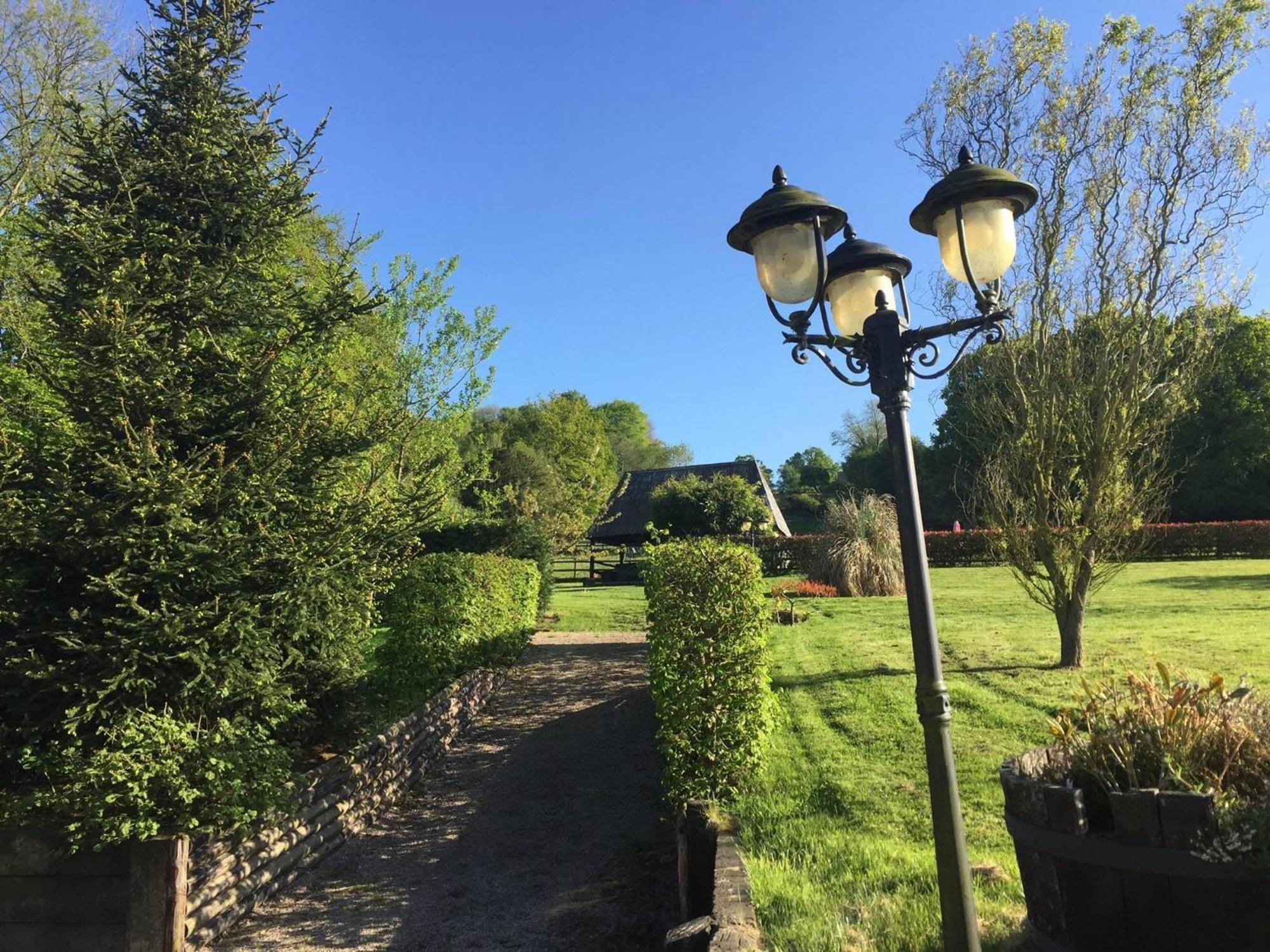 Bed and Breakfast Le Champ Des Possibles Manerbe Екстер'єр фото